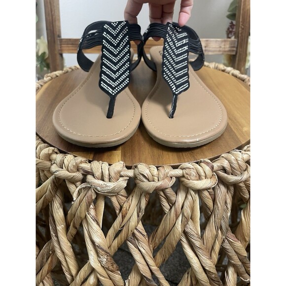 Daisy Fuentes Women's Black Beaded Sandals EUC Comfortable Casual Flats - Picture 4 of 7